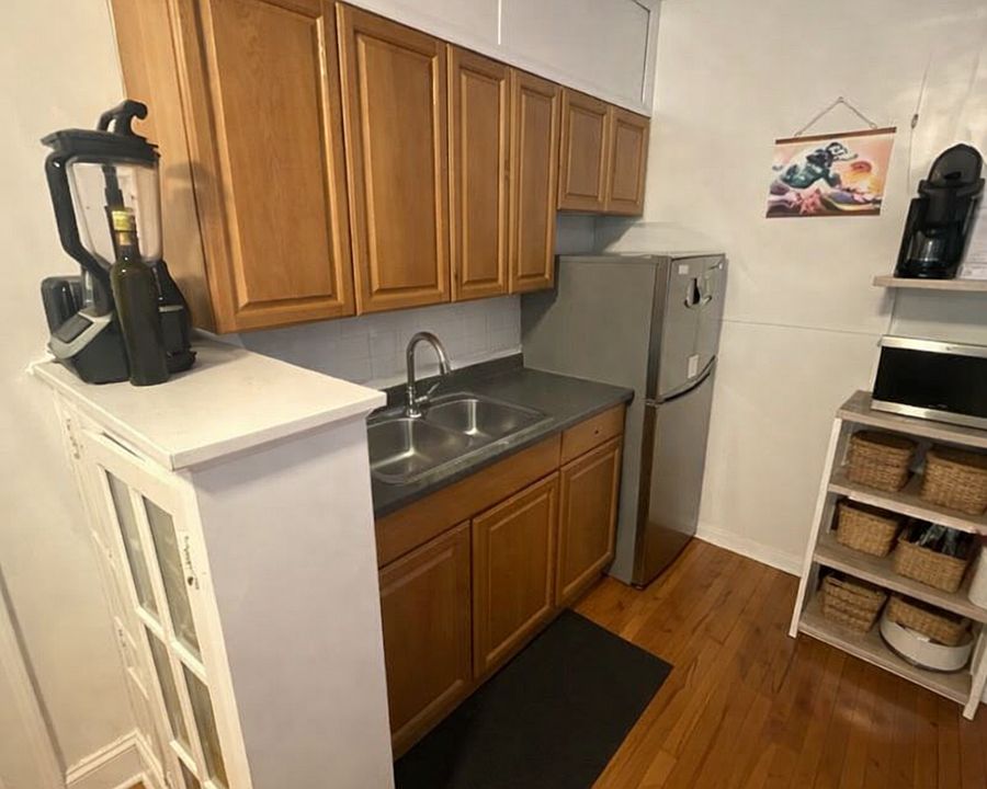 1st image of 4835 N Hoyne Ave APT 1B
