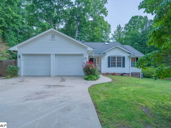 545 E Brookwood Dr, Landrum, SC 29356
