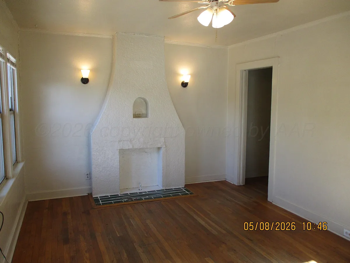 Building Photo - 1402 SW 13th Ave #A