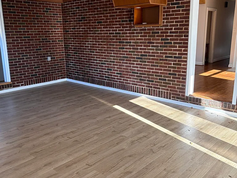102 Muse Cir — Photo 11