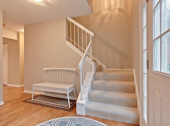 5th image of 4033 Lindenwood Ln