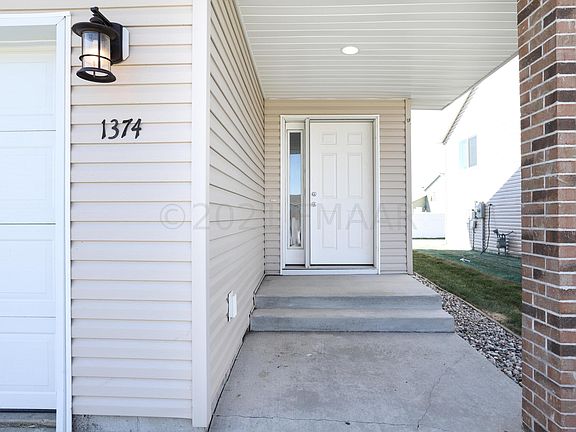 3rd image of 1374 Westport Beach Way