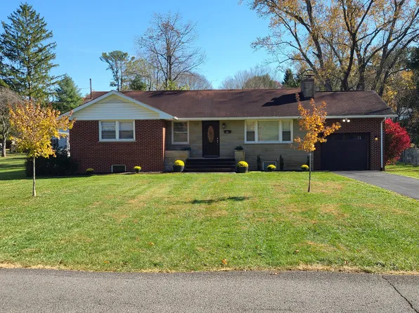 132 Church St, Lewisburg, WV 24901