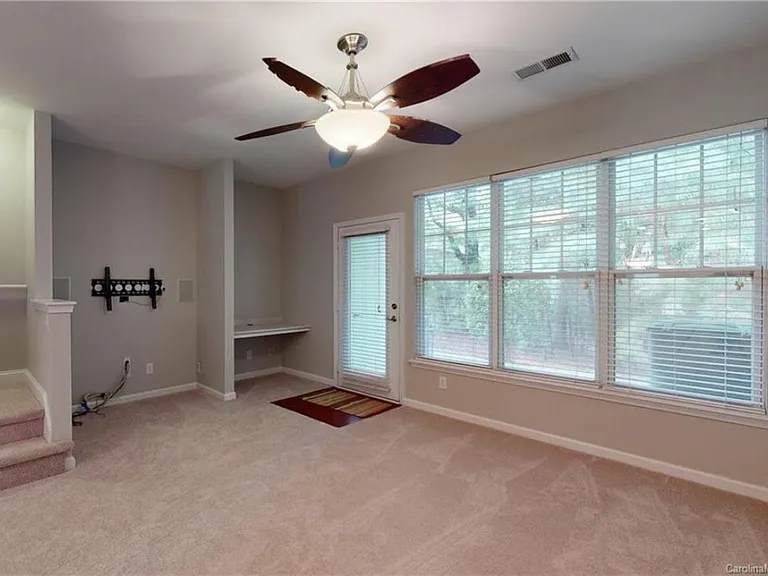 15250 Coventry Court Ln — Photo 10