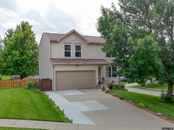 15413 Bondesson St, Bennington, NE 68007