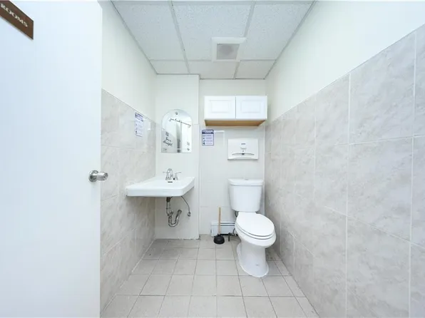 2202 Burnett Street image 29 of 45