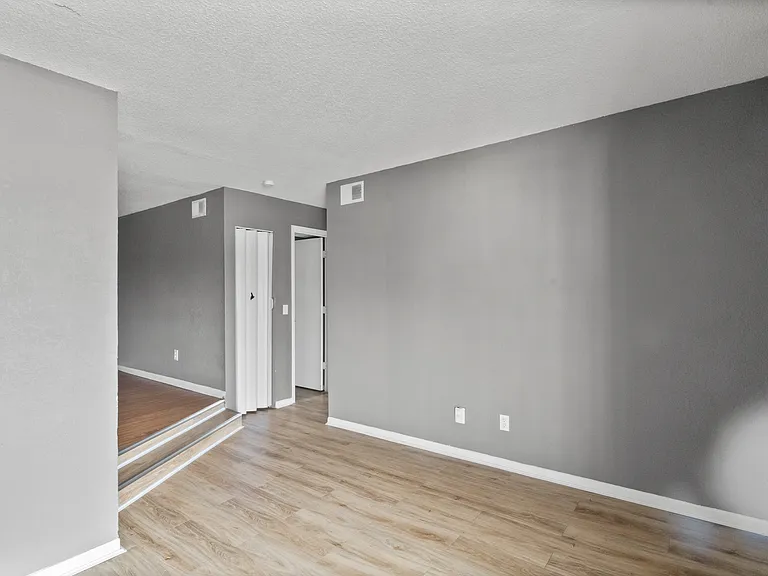 2903 Freeman Ave — Photo 6