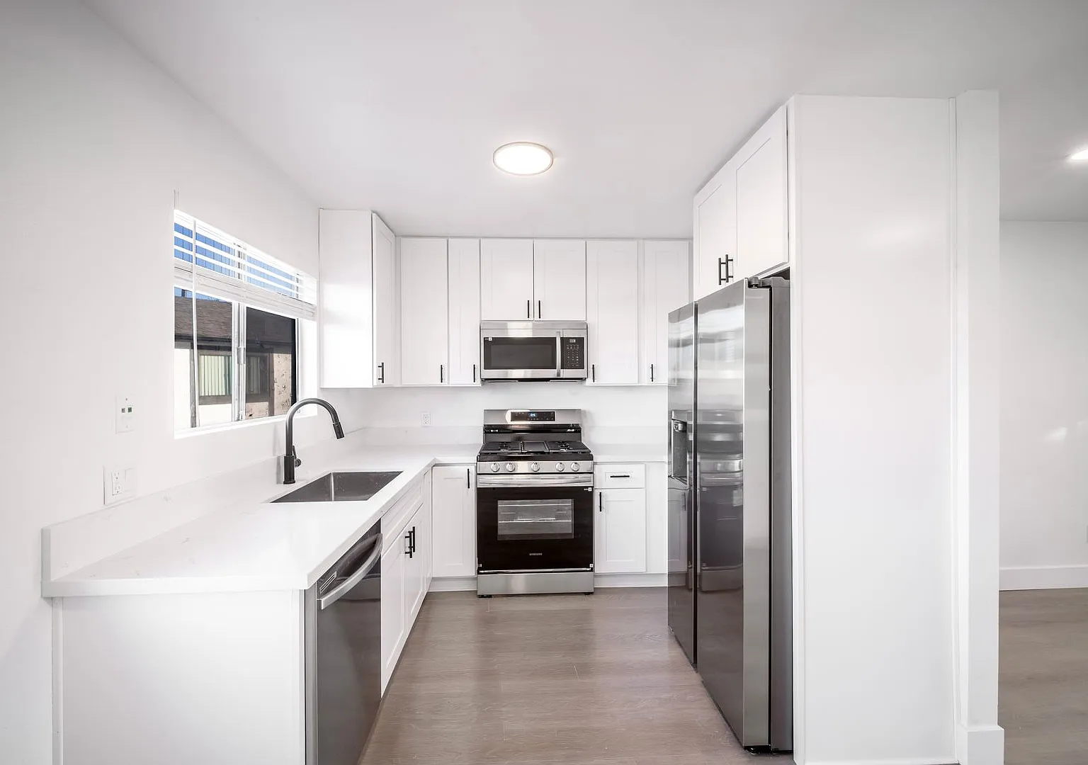 Brand New, Never-Lived-In 2BR/1BA Apartment in Clairemont Fully Remodeled — Photo 1