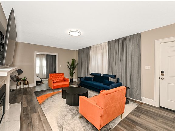 3rd image of 3315 Milverton Rd #D