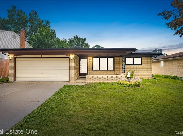 37719 Adrian Dr, Sterling Heights, MI 48310