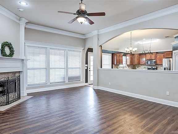 3rd image of 5868 Bluebonnett Dr