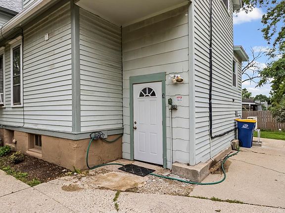 2nd image of 102 S Liberty St APT 3
