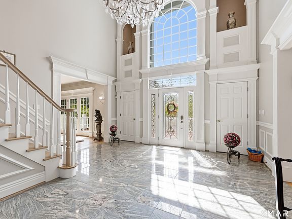 4th image of 83 Bayberry Hill Road