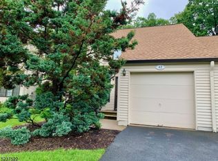 42 Minnisink Dr, Roseland, NJ 07068