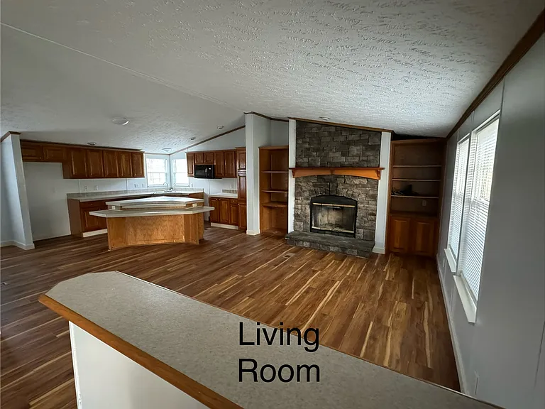 224 Toomey Ln — Photo 3