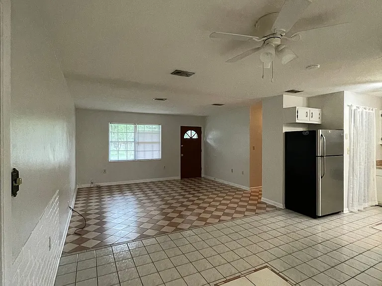 48 Fawn Ln — Photo 3