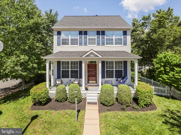 12466 Iona Sound Dr, Bristow, VA 20136