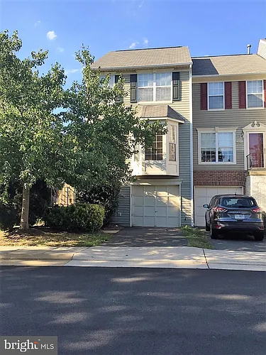 45027 Fellowship Sq Photo 1