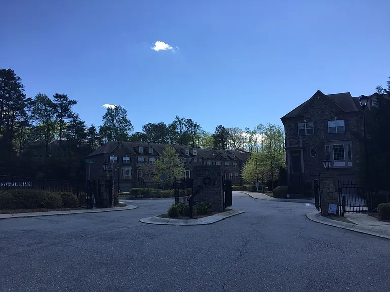 885 Cedar River Ct SE — Photo 3