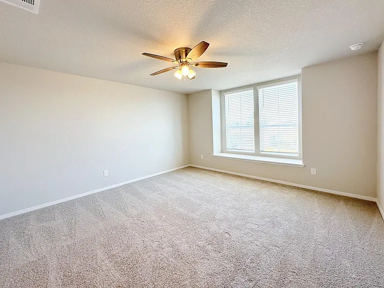 163 Haywood Mnr — Photo 17
