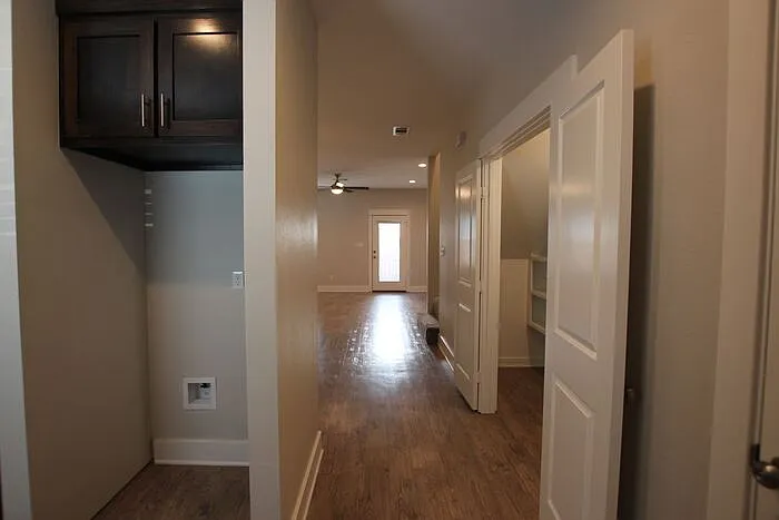 307 N Henry St #15 — Photo 5
