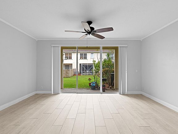 3rd image of 9736 Porta Leona Lane
