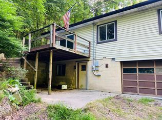 576 Peters Run Rd, Wheeling, WV 26003