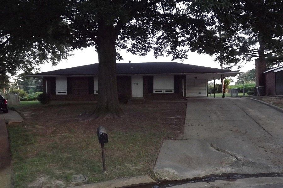 1st image of 1569 Eason Ave