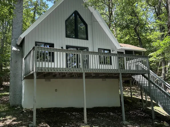 3166 Cherry Ridge Rd, Bushkill, PA 18324