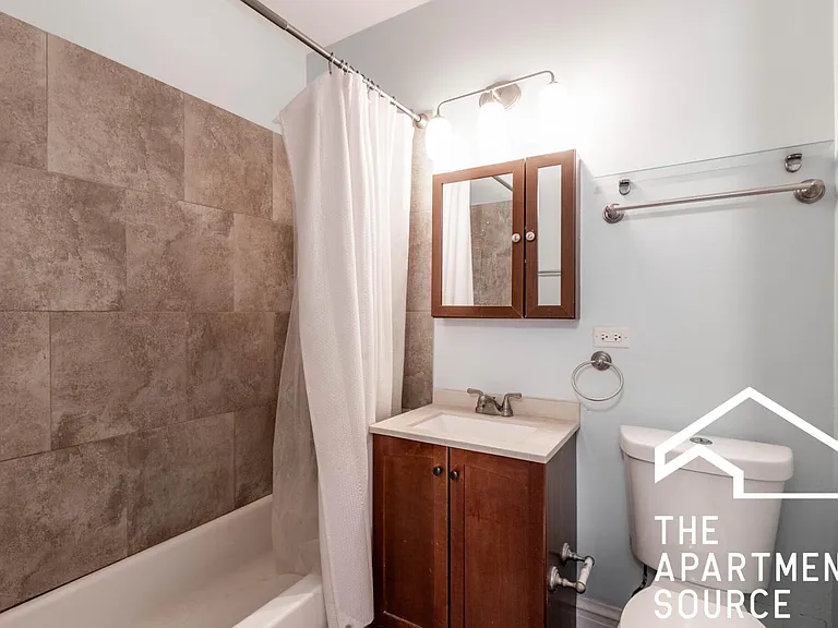 1659 S Throop St #2E — Photo 9