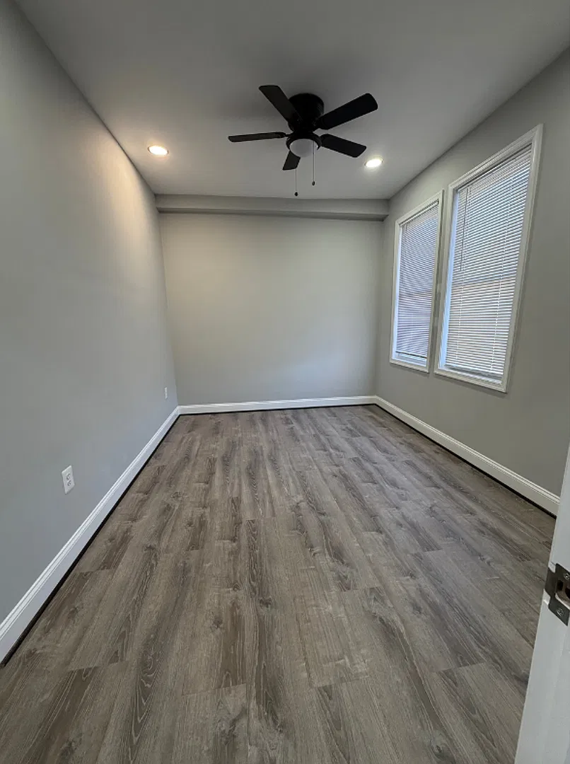 1632 E 31st st $650 Available (Shared Bath) — Photo 4