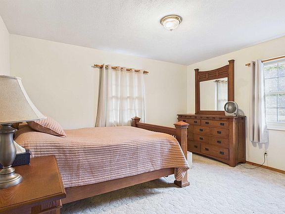 5th image of 1070 Northpointe Dr