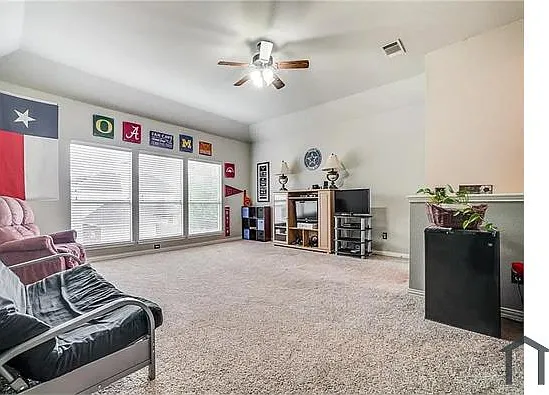 1605 Oak Brook Ln — Photo 32