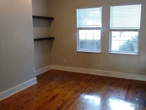 3rd image of 1607 N Gordon St
