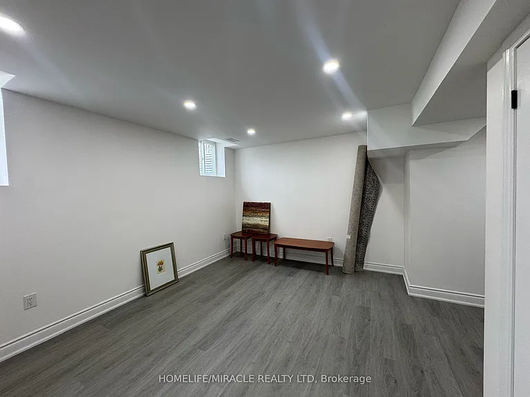 185 Featherstone Rd — Photo 9