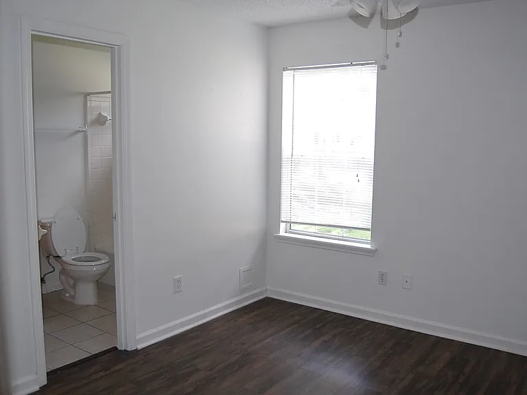 2400B Barcelona Ct — Photo 7