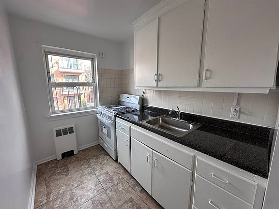 3rd image of 134-17 Cherry Ave #3B