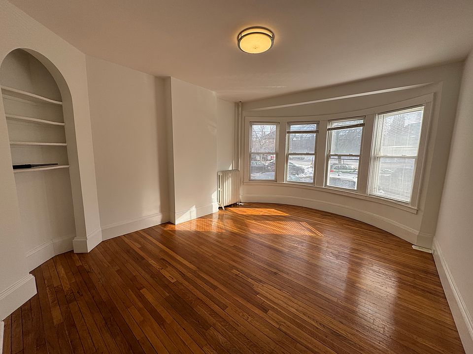 1st image of 5 Walnut Ter #1