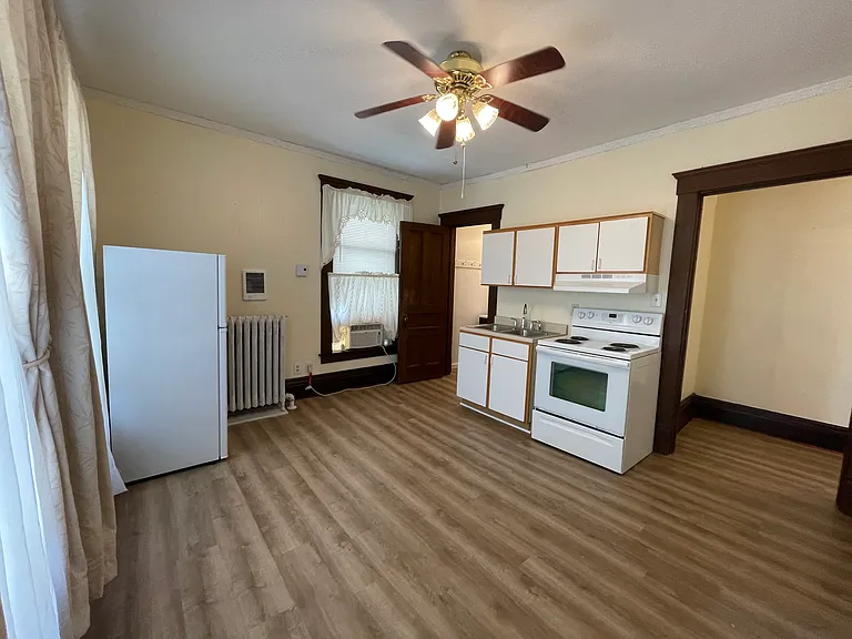 618 W Church St #4 — Photo 4