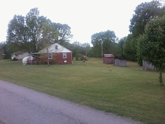 RIGHT SIDE YARD