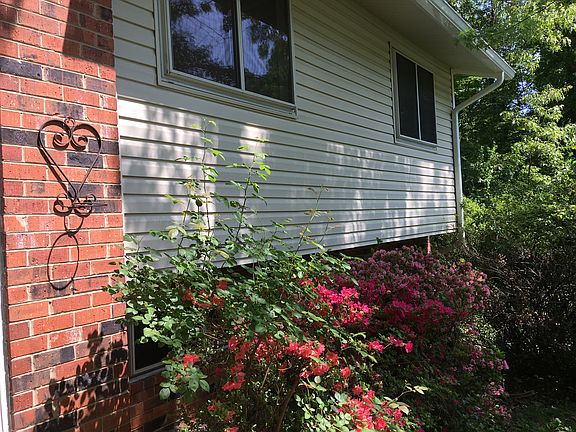 3rd image of 10011 Latimer Ct