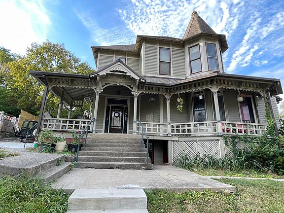 2nd image of 1307 Columbia St #7