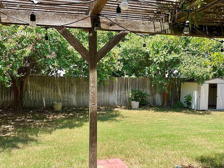 2117 Kimra Ln — Photo 32