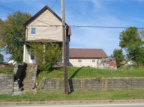 415 N 4th St, Youngwood, PA 15697