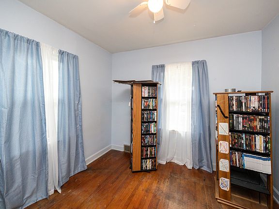 5th image of 3814 67th St