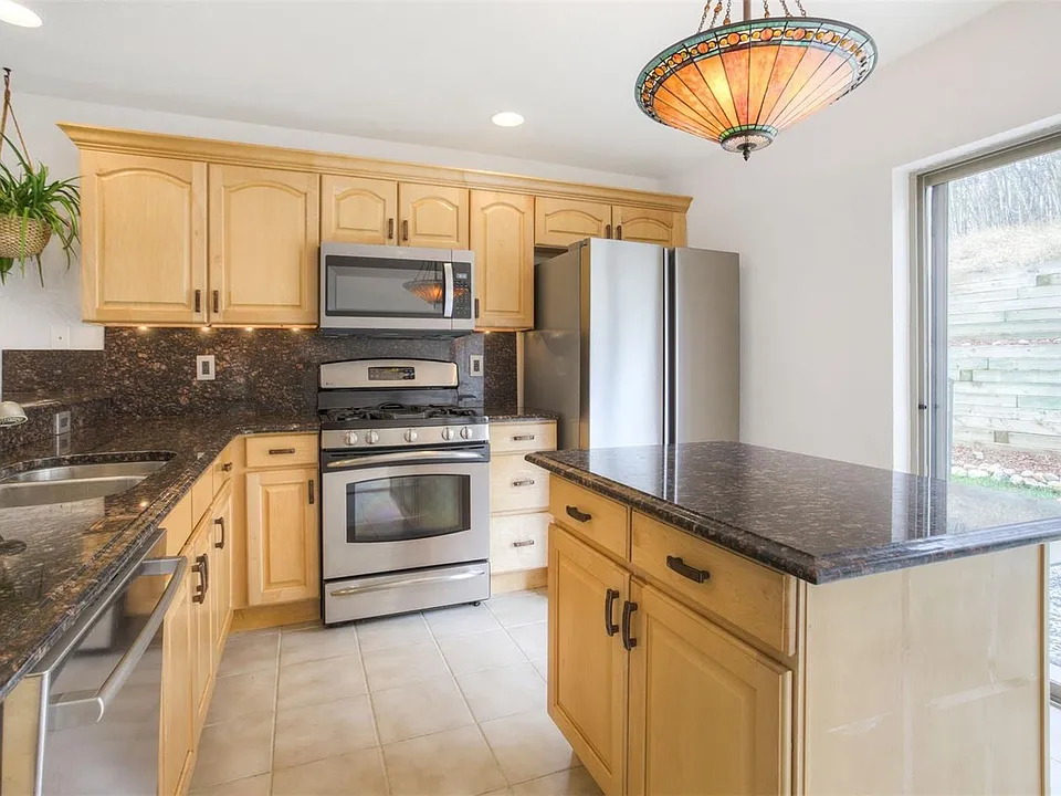 255 Kestrel Ln