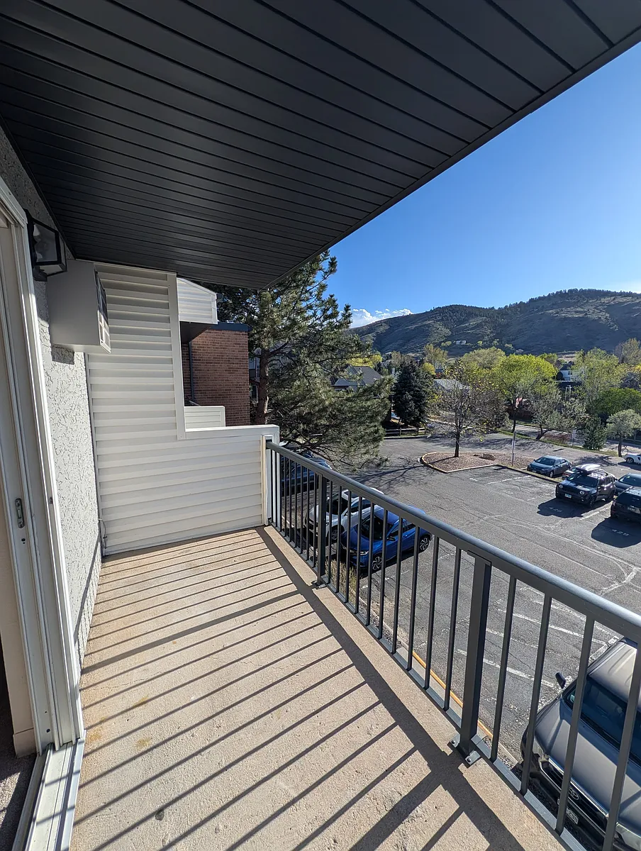 Building Photo - 1400 Golden Cir #311