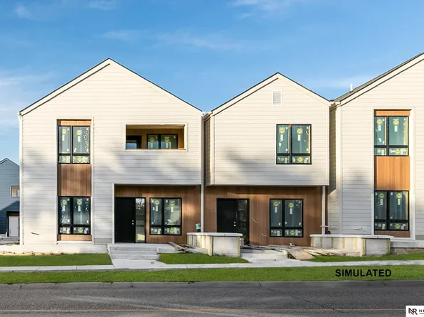 4610 Pioneers Blvd #8, Lincoln, NE 68506