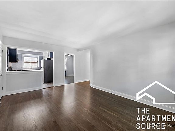 3rd image of 2714 W Berwyn Ave #1
