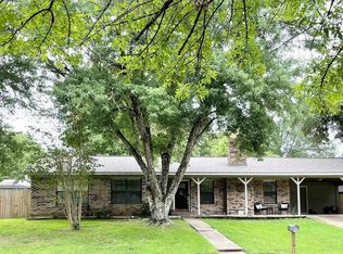 233 Woodland Cir, Crockett, TX 75835